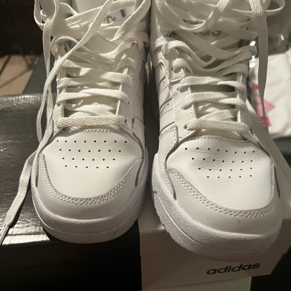 Men Size 8 Adidas Sneakers all white.